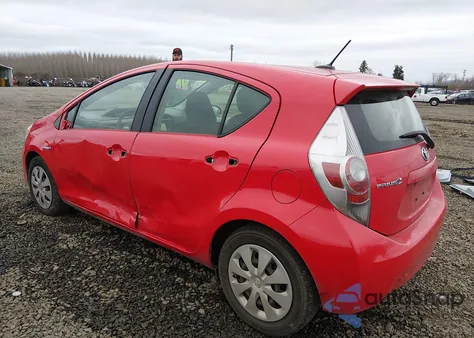 2014 Toyota Prius C Three из США, поврежденный, VIN JTDKDTB31E1076558